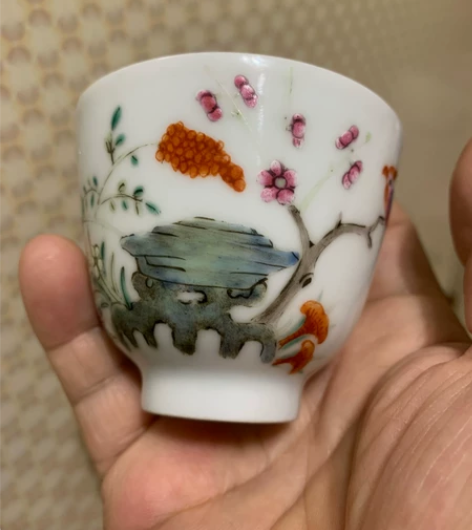 粉彩杯，全品无瑕疵，高6厘米口直径7.5厘...