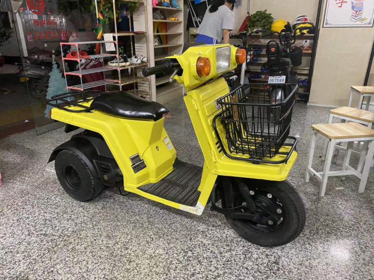 7800元