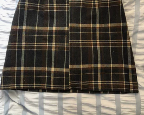 格子A字裙  厚实百搭 感兴趣的话点“我想...