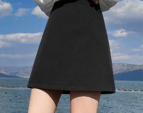 a字裙 西装短裙女秋冬黑色面料防走光白色半...