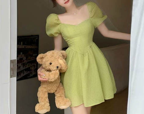 法式气质复古方领泡泡袖连衣裙小个子收腰温柔...