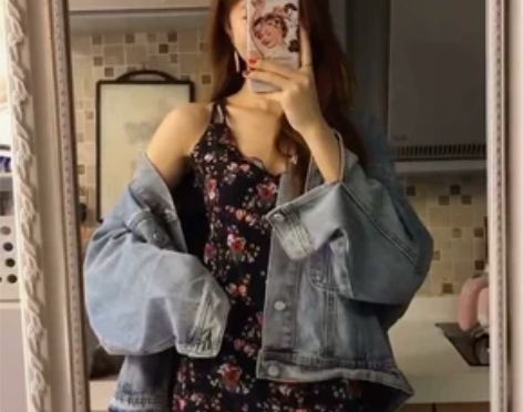 复古碎花吊带连衣裙女短裙夏季新款小清新 氛...