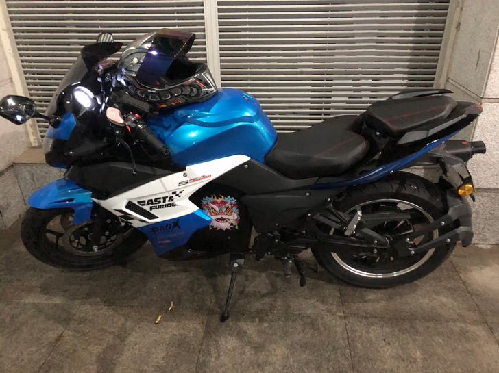 地平线电动车，准新车，1000公里多，原地...