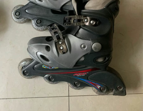 JOEREX轮滑鞋32-35码，一切正常，...