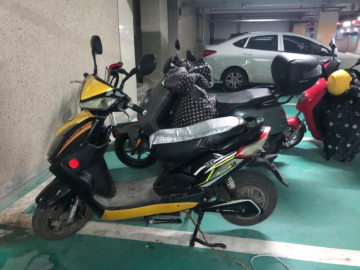 出售二手电瓶车，全新电瓶电瓶很好很好的，大...