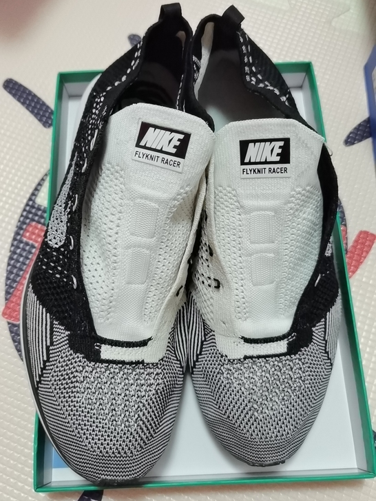 耐克Nike Flyknit Racer男...