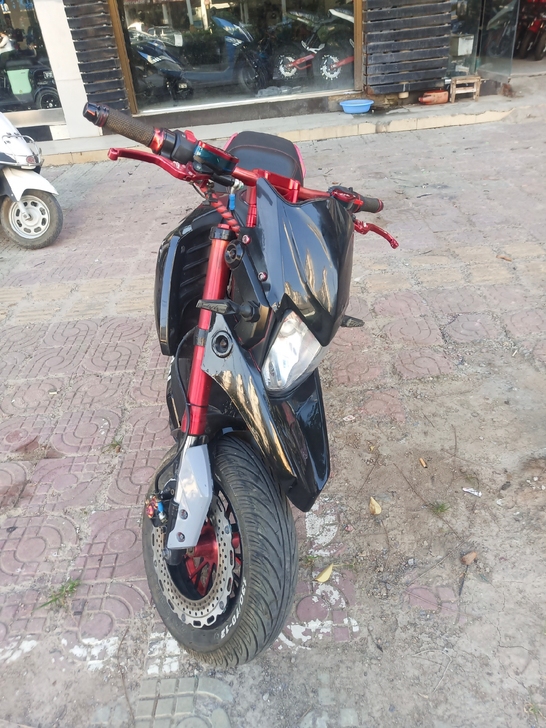 72v电动m5成色如图