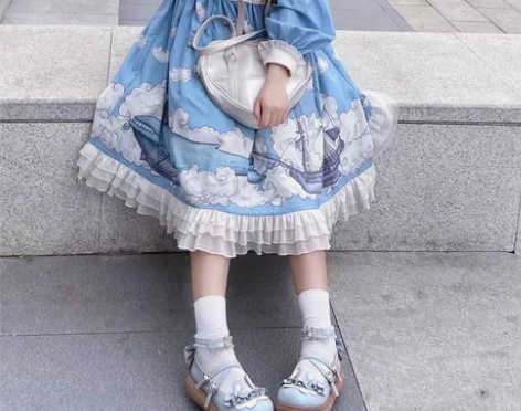 甜心贩售机绝版步鲸云lo实体店买的穿过几次...