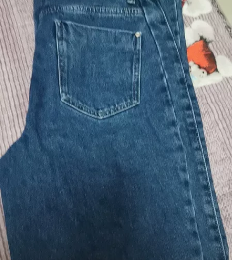 高腰直筒裤买时五百多穿过一两回 感兴趣的话...