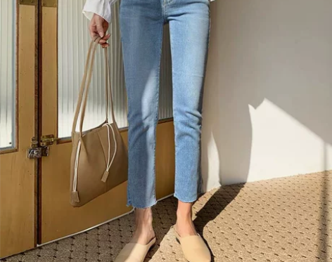 高腰显瘦直筒牛仔裤女2020年秋装新款宽松...