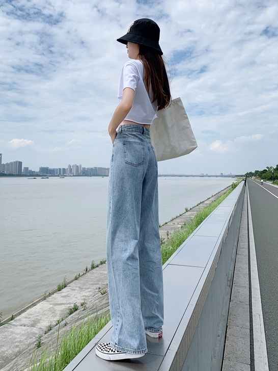 阔腿直筒牛仔裤，买小了