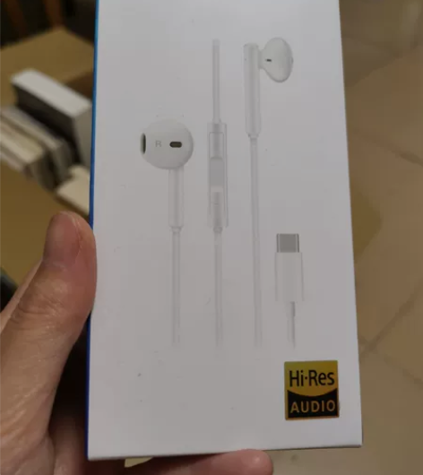 荣耀耳机 全新 20元 自提 坐标深圳南山...