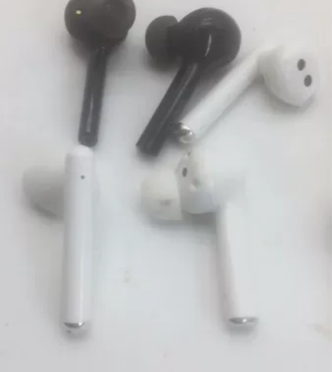 打包10个华为和荣耀蓝牙耳机 好坏不知基本...