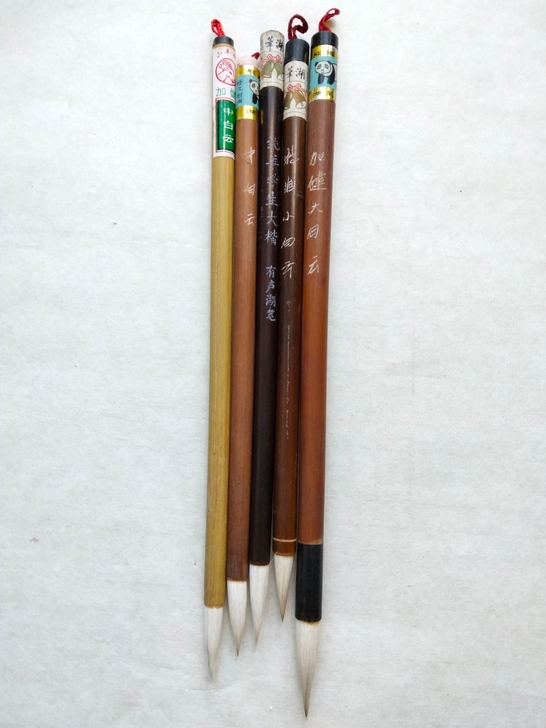 毛笔5支68包邮