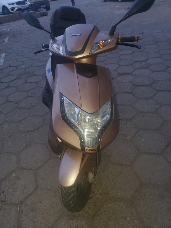 摩托车有手续比亚乔唯我125,刚保养,发动...