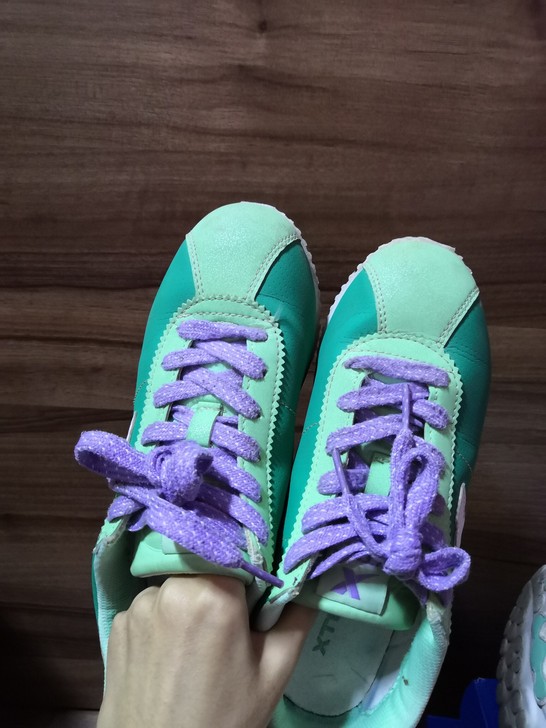 特步休闲运动鞋 38