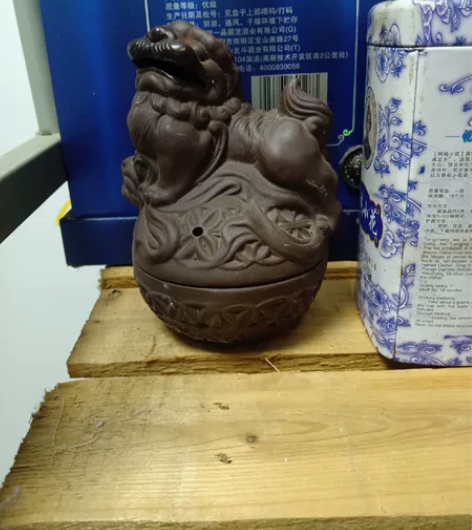 熏香炉，嘴巴这里熏的烟黑 ，可以刷掉 感兴...
