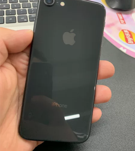 闲置iPhone 8 64G  黑色国行 ...