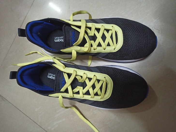 Adidas 阿迪达斯 跑鞋