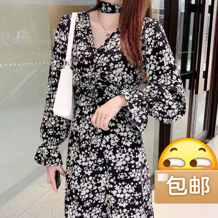 春季新款长袖碎花连衣裙日系韩版V领泡泡袖气...