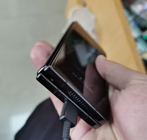 韩版三星fold4 12+256 黑色...