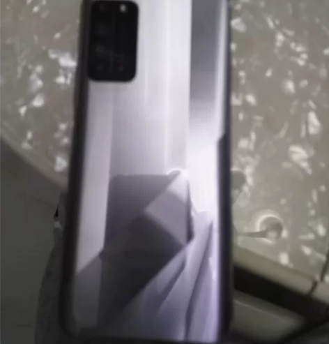 荣耀x10，都正常，就是机身有痕迹（看图片...