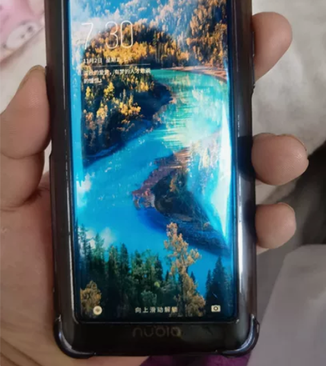 努比亚x使用两年左右，使用期间一直带壳前后...