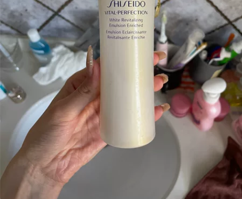 悦薇乳液 感兴趣的话点“我想要”和我私聊吧～