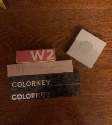 全新唇釉,珂拉琪19元一个,VNk不沾杯1...