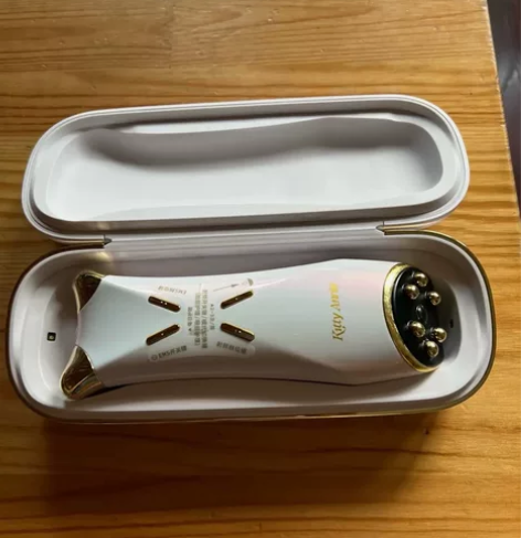 小猫安妮 射频美容仪 买回来没用几次，成色...