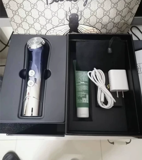 老公送的高端美容仪，买回来一直没有时间用一...
