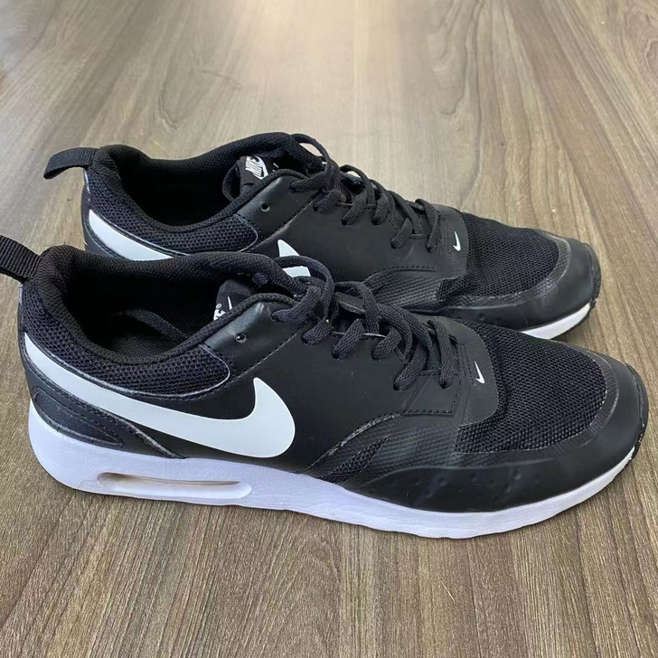 耐克 air max vision 42....