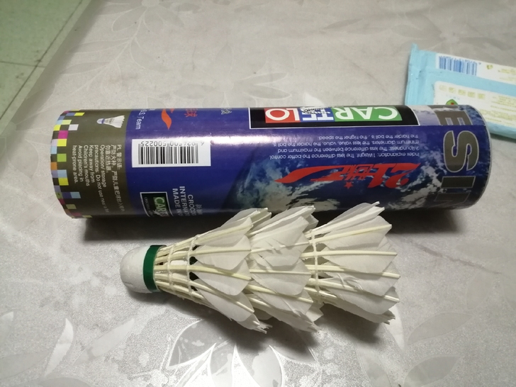 羽毛球比赛羽毛球队训练用球 全新整桶六个一...