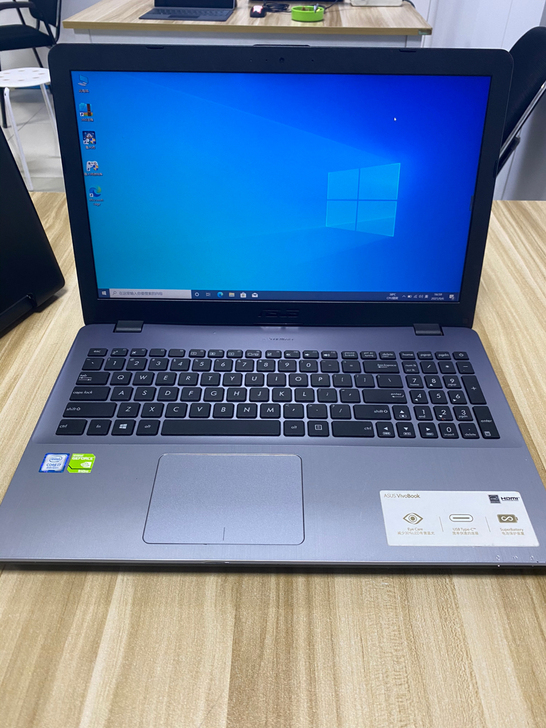 华硕FL8000U i7 8550U 8g...