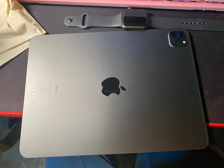 收台iPad pro 2021 ，128或...