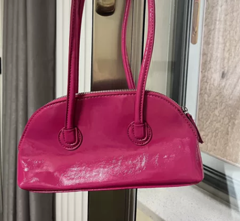 单肩包手提包，实物玫红色，背过一次拍照，几...