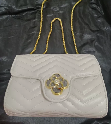 包包女2022新款潮单肩包桃心绣线百搭质感...