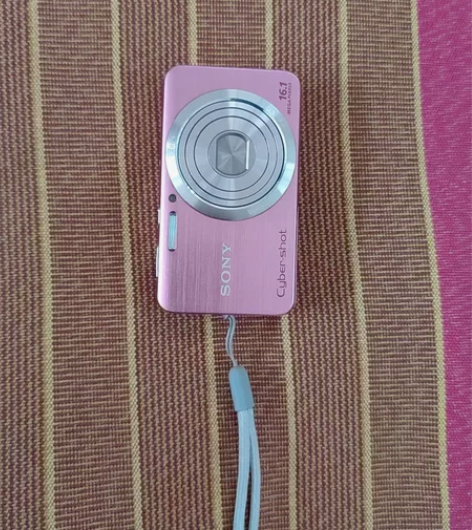 索尼w630外观很好基本没有怎么用过；有电...