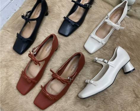 2021秋新款一字带蝴蝶结粗跟浅口单鞋甜美...