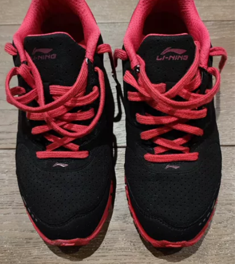 李宁运动鞋减震跑鞋女37码 穿过一次，几乎...