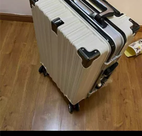 全新正品袋鼠行李箱旅行箱密码箱拉杆箱登机箱...