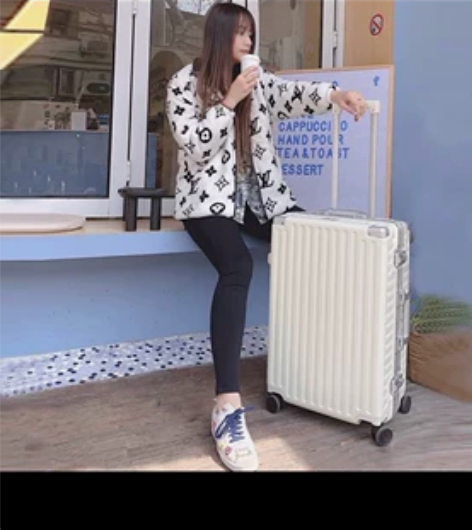 漫游拉杆箱,全新未使用,偏米白色,结婚买的...