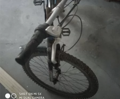 闲置自行车一辆，小孩上高中买的也没骑多久就...