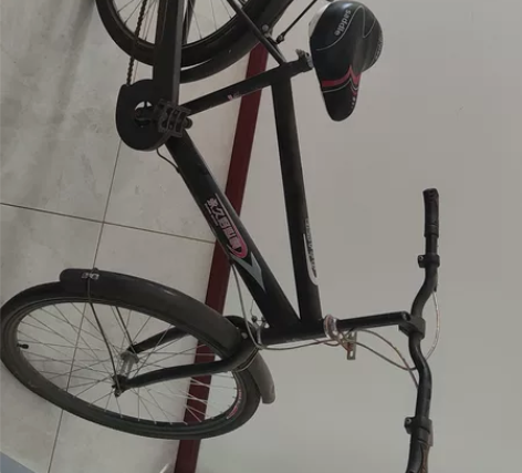 自行车26寸，车闸需要修理，可小刀 感兴趣...