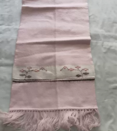 三条老围巾    都是天津市围巾厂生产 粉...