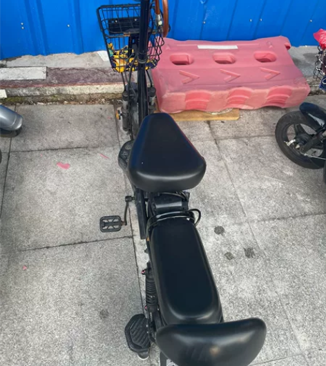 今年4月份全新购买的 可以上牌 9成新 我...