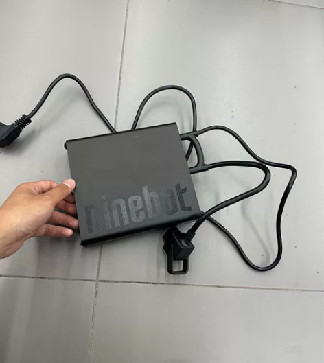 E200p 原厂正品 锂电充电器 感兴趣的...