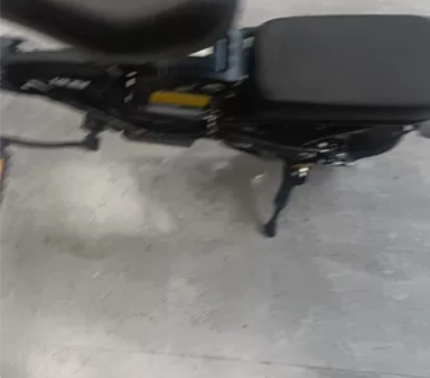 买的时候2000多，现在也是9.9成新，有...