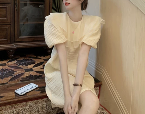 泡泡袖连衣裙女夏季2022新款法式名媛风荷...