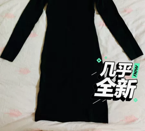 露锁骨 黑色连衣裙H##amp；amp；M...